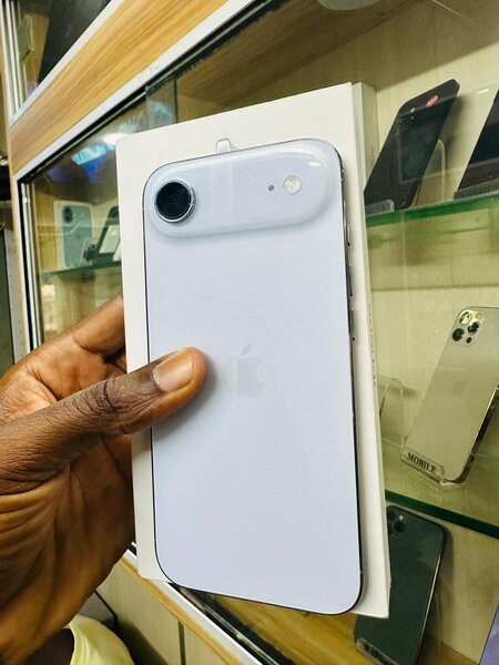 iPhone 17 Air - Batterie 100%