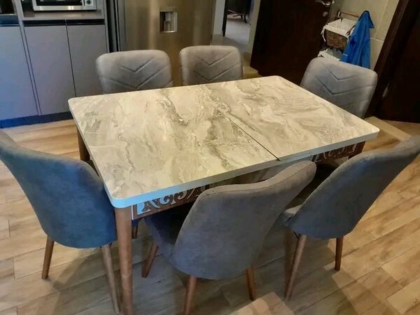 Table à manger en marbre