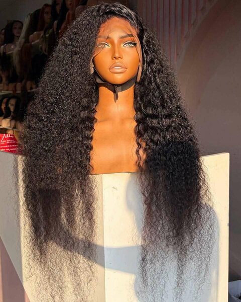 Perruque en dentelle ondulée