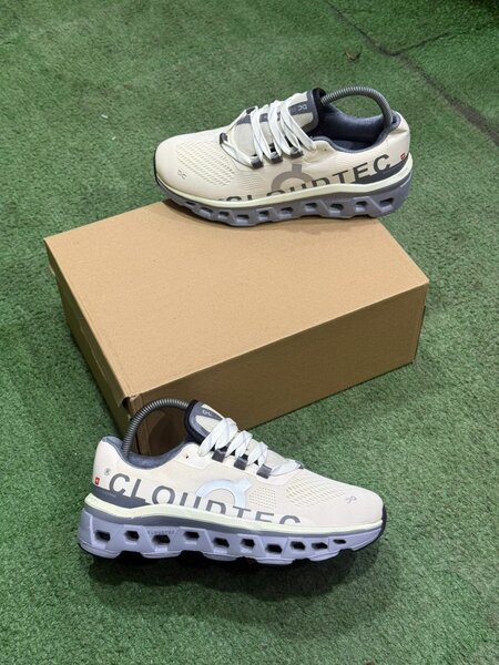 Chaussures de course CloudTec