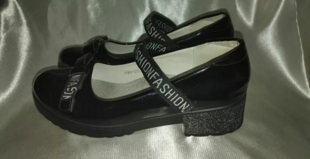 Туфли на учёбу.