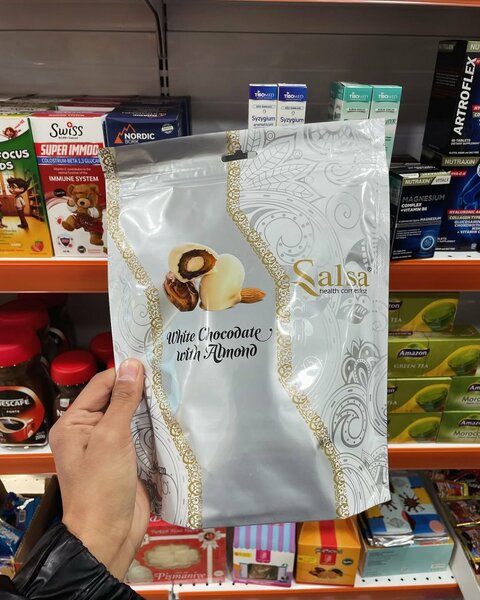 Финики в шоколаде с миндалем