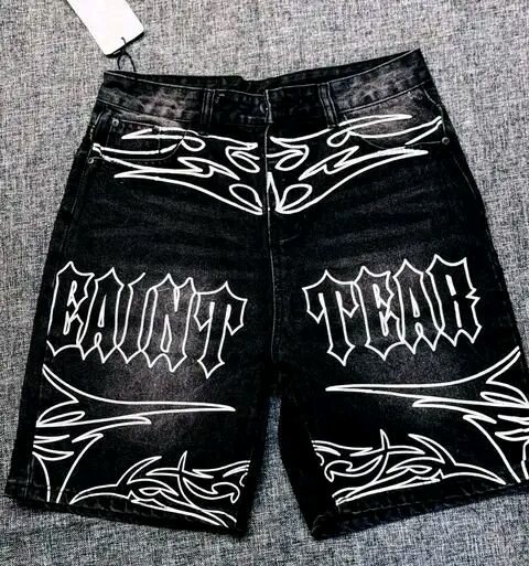 Shorts en jeans noir avec motifs brodés