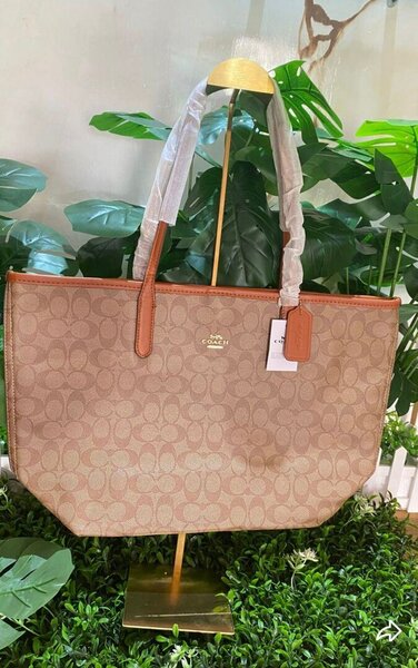 Sac fourre-tout élégant Coach