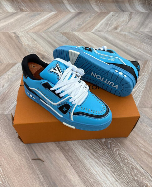 Baskets tendance bleu vif