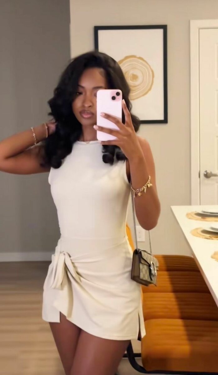 Robe blanche élégante femme