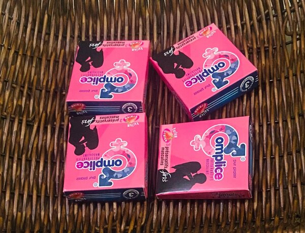 12 préservatifs (4 paquets)