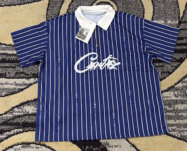 Polo à rayures bleues unique