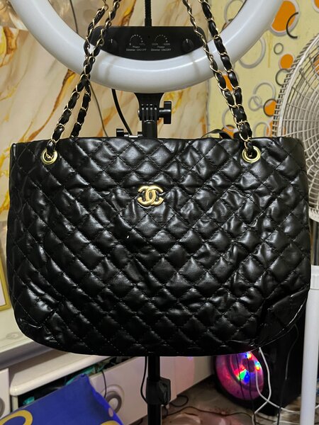 Elegant Quilted Handbag