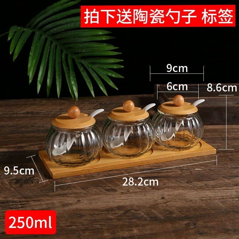 Ensemble de pots à épices en bois