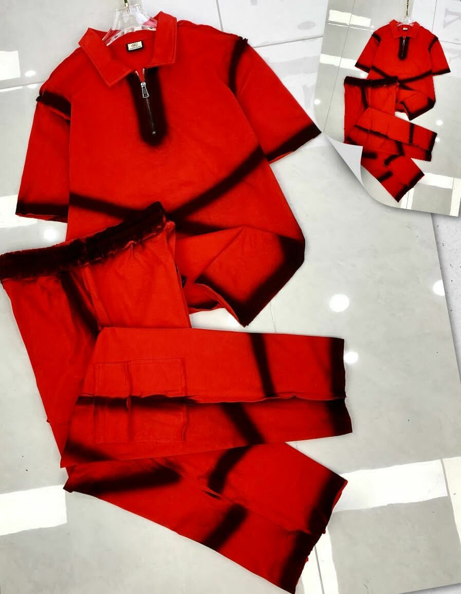 Tenue de survêtement colorée