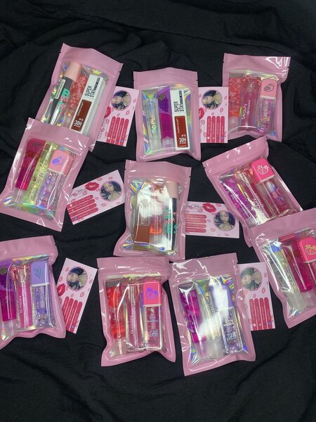 Kit maquillage brillant lèvres