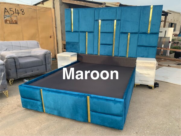 Bed, headboard and side drawers