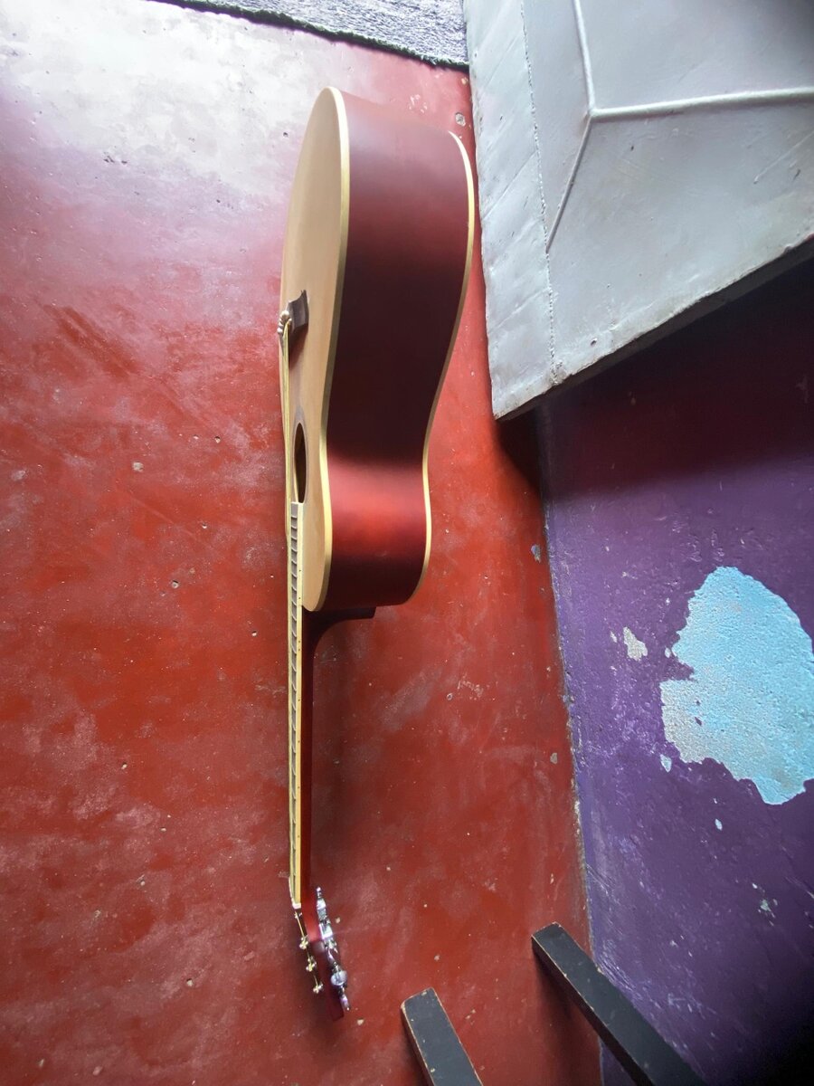 Guitare acoustique en bois