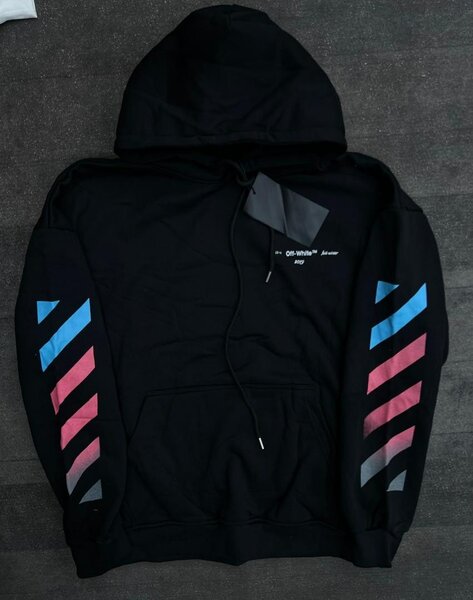 Sweat à capuche noir tendance