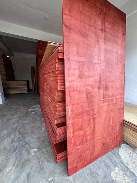 RED MARINE PLYWOOD