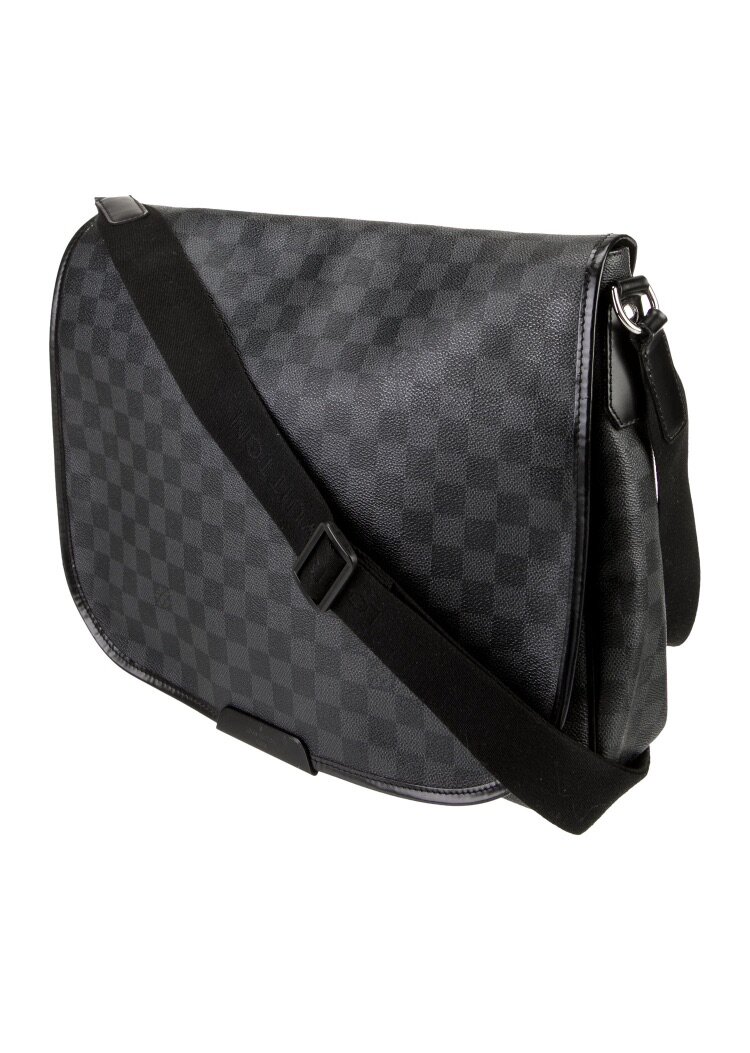 Louis Vuitton Messenger Bag