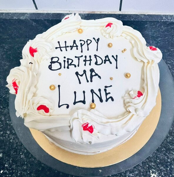 Gâteau d'anniversaire crème