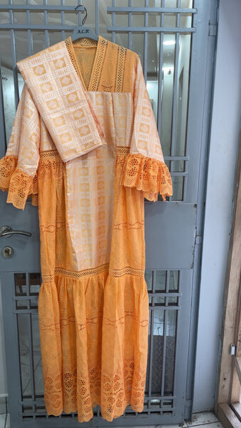 Robe longue en dentelle