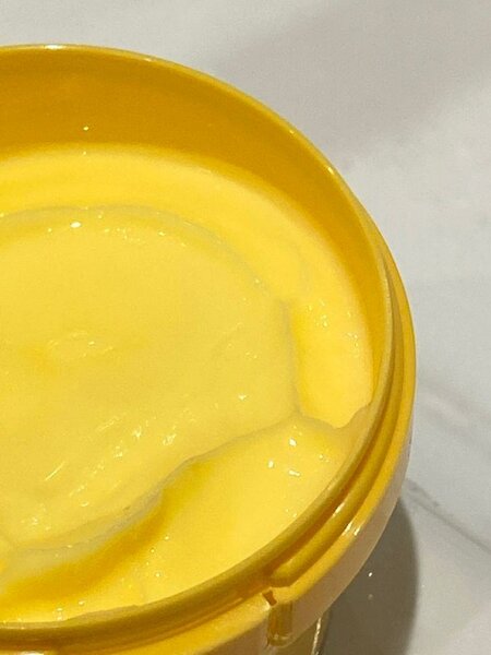 Crème Corporelle Jaune Banane