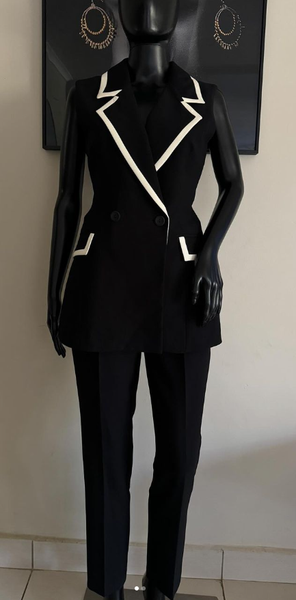 costume femme noir sans manches avec ceinture