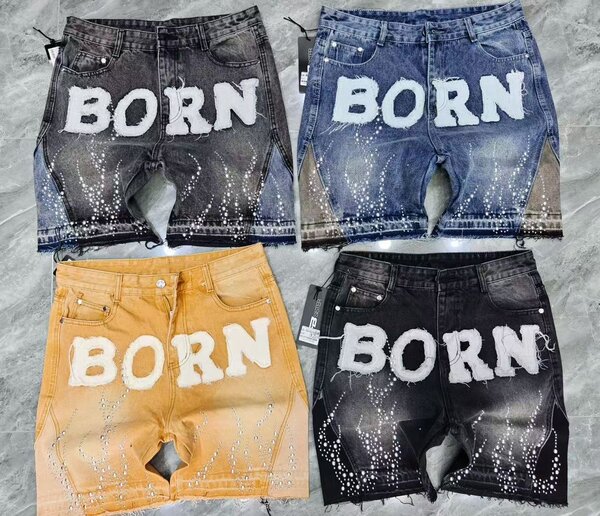 Shorts en jean déchirés et design