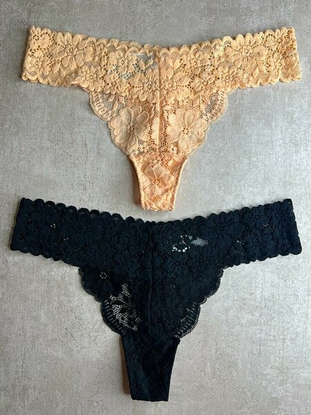 PETITE CULOTTE  EN DENTELLE , COTON SANS TRACE, et STRING 