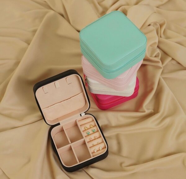 Boîte à bijoux portable compacte