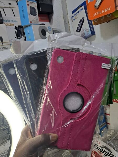 Étui rotatif pour tablette