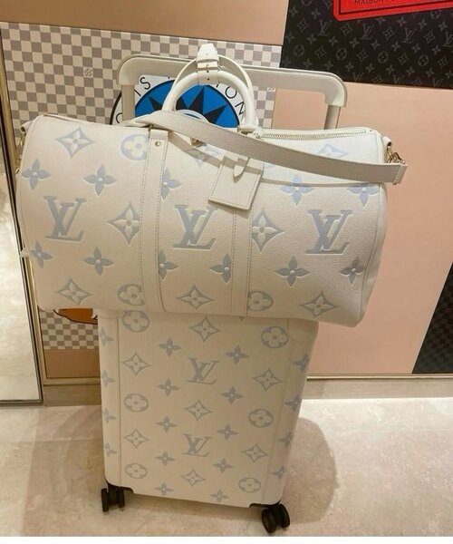 Luxury traveling bag