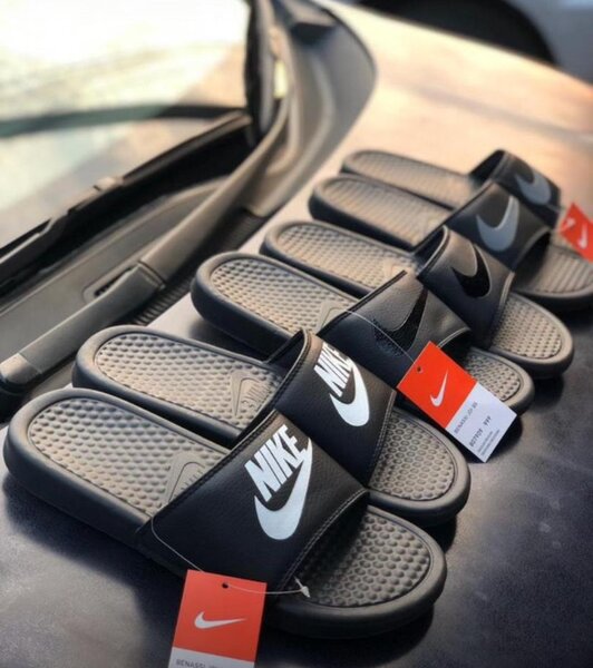 Nike benassi