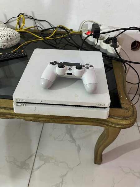 Console PS4 Slim + Manette