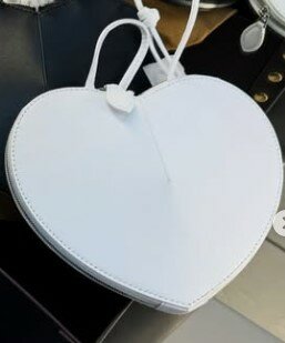 Стильная женская сумка в форме сердца