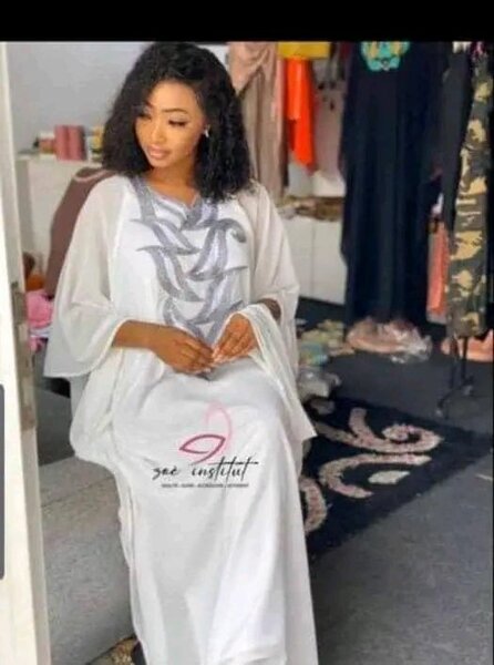 Boubou brode blanc pur