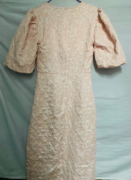 Robe mi-longue en dentelle rose