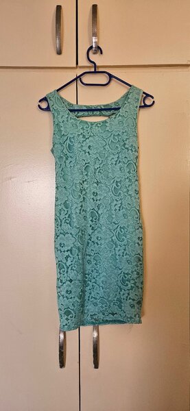 Robe en dentelle élégante T38