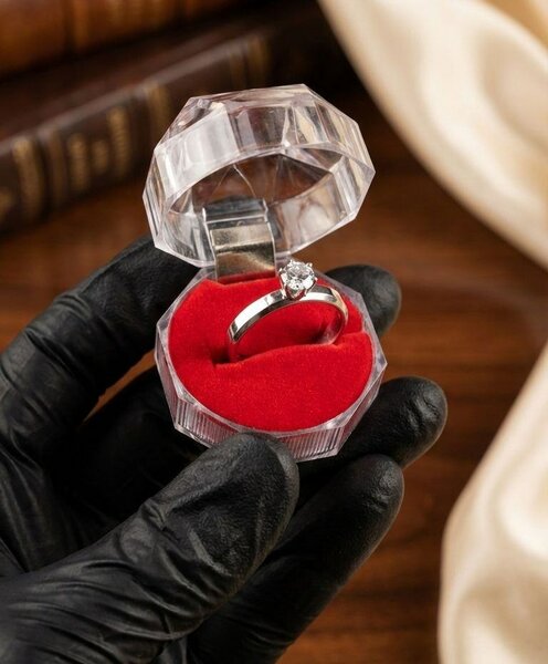 Bague en argent avec cristal