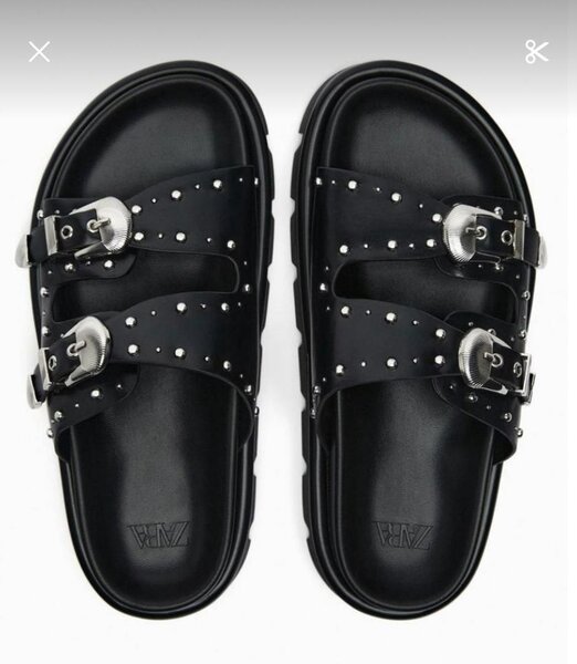 Sandales noires à boucles