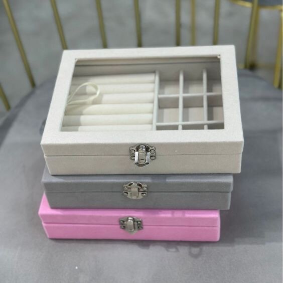 Boîte à bijoux élégante en velours