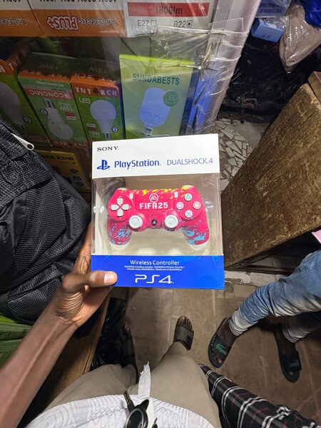 Manette ps4  FIFA 25