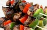 Brochettes de viande grillée