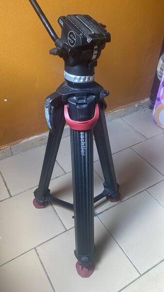 Trépied vidéo professionnel robuste