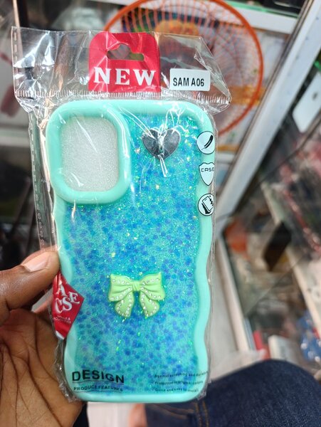 Coque Samsung A06 Pailletée