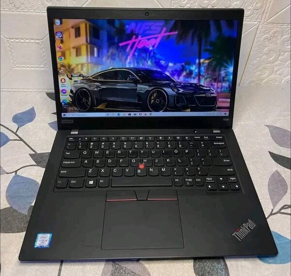 Lenovo Thinkpad x390  Intel core i5