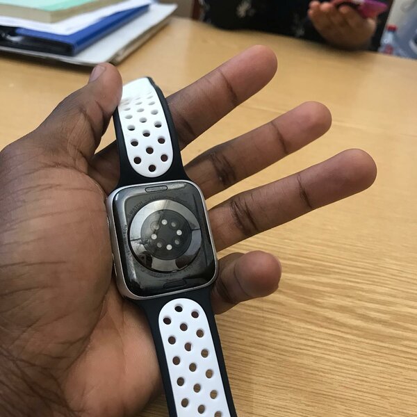 Apple Watch  Model : Series 6(Nike edition)