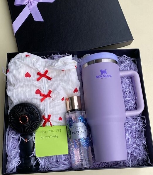 Coffret Cadeau Femme avec Tasse Isotherme STANLEY