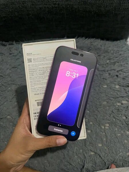 Smartphone élégant violet