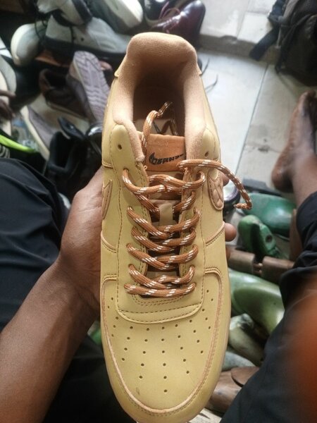 Basket homme en cuir beige