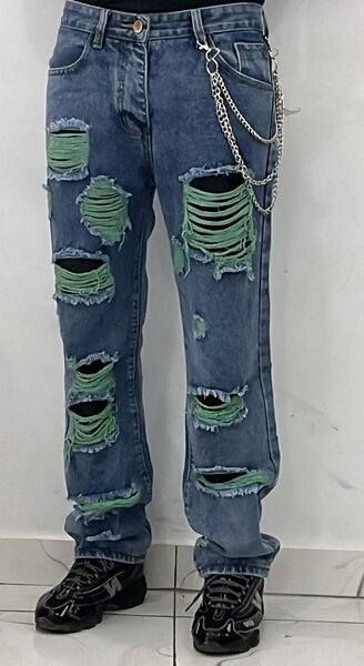 Jeans déchirés tendance