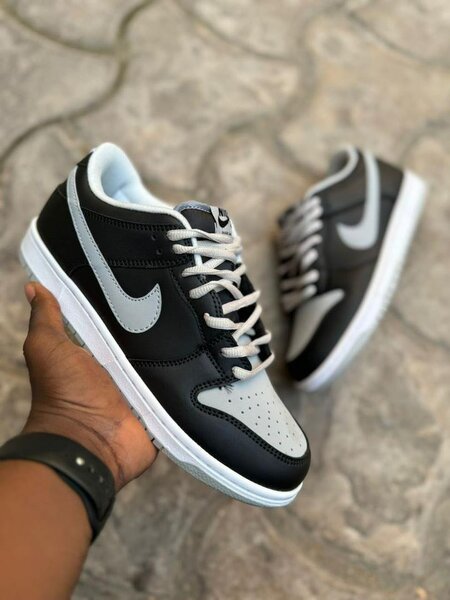 Nike SB Black/Ash/White available from size 40-45